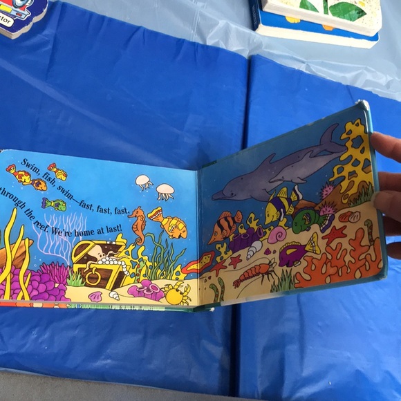 “Fishy Fun” kids board book - Picture 9 of 11